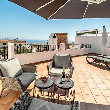 Hermosa casa con terraza e increíbles vistas al mar y la montaña Nerja Exterior foto